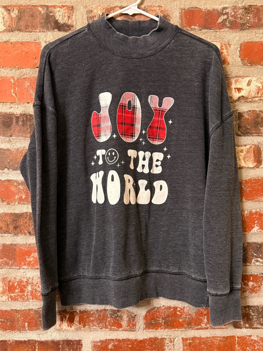 T214 -Maurices Charcoal Crewneck 'Joy to the World' Graphic Sweatshirt
